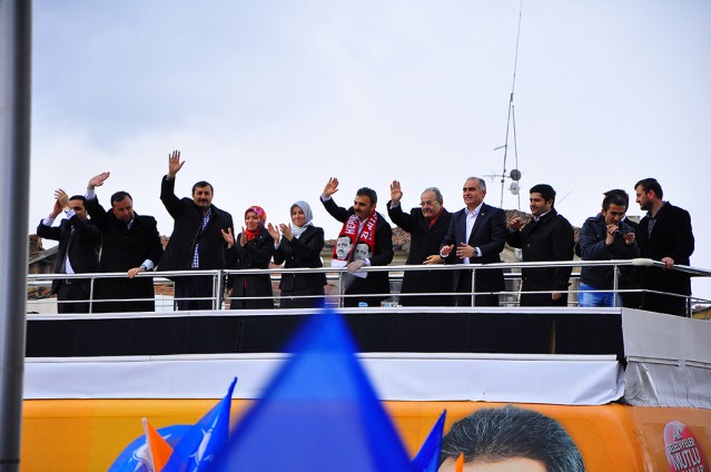 Miting gibi sevgi yürüyüşü