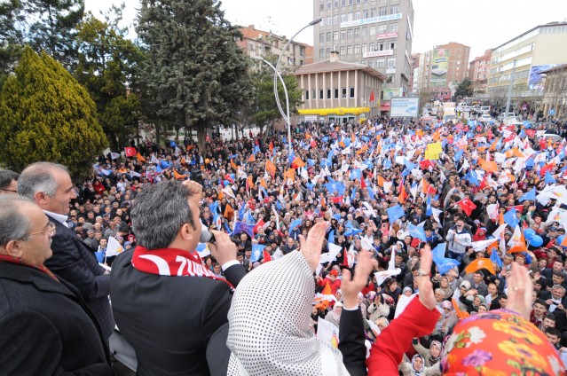 Miting gibi sevgi yürüyüşü