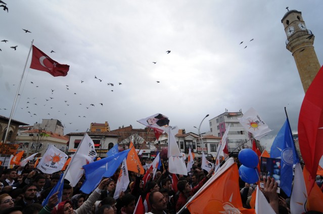 Miting gibi sevgi yürüyüşü