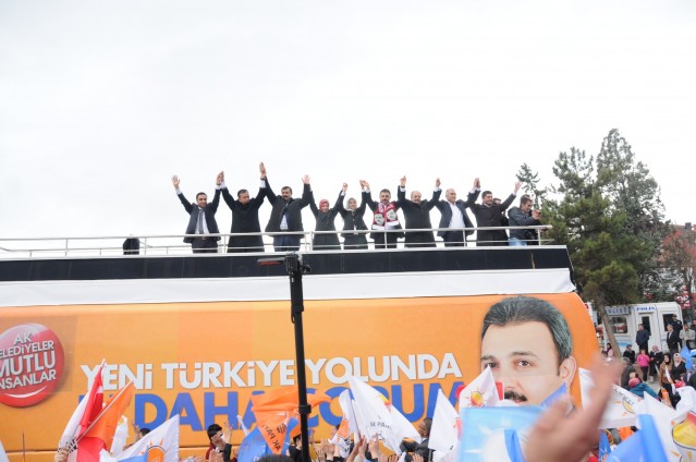 Miting gibi sevgi yürüyüşü