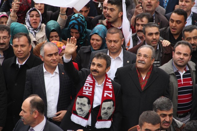 Miting gibi sevgi yürüyüşü