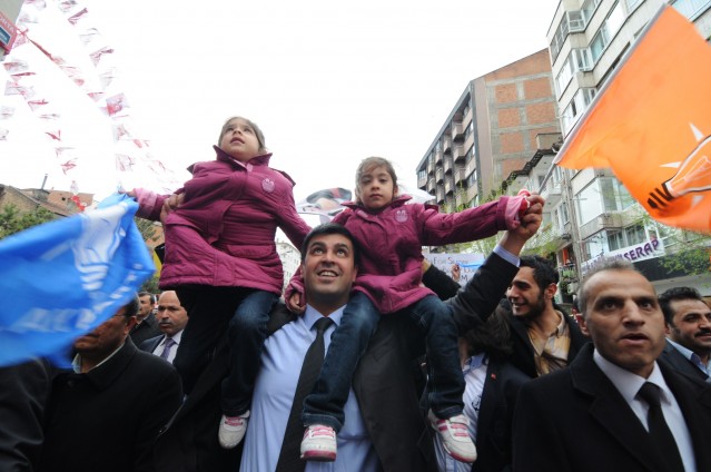 Miting gibi sevgi yürüyüşü