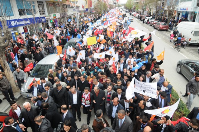 Miting gibi sevgi yürüyüşü