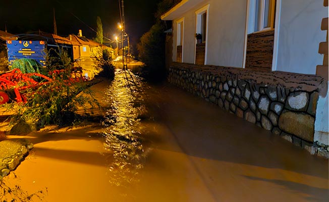 Alaca'nın o köyünü sel vurdu