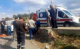 Kazaya yoldan geçen sağlık ekibi müdahale etti