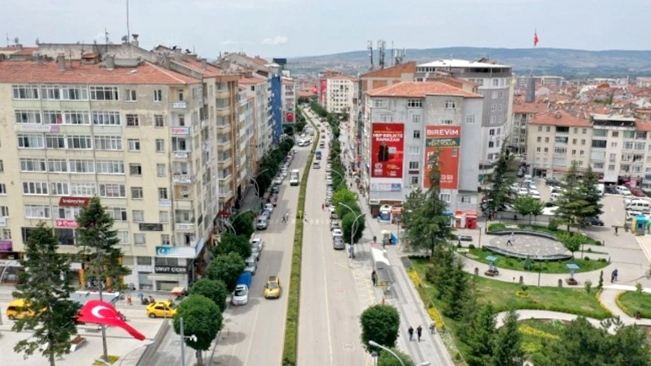 Gazi Caddesi çift yönlü trafiğe kapatılıyor