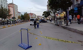 Cemilbey Caddesi'nde silahlı saldırı, 1 yaralı